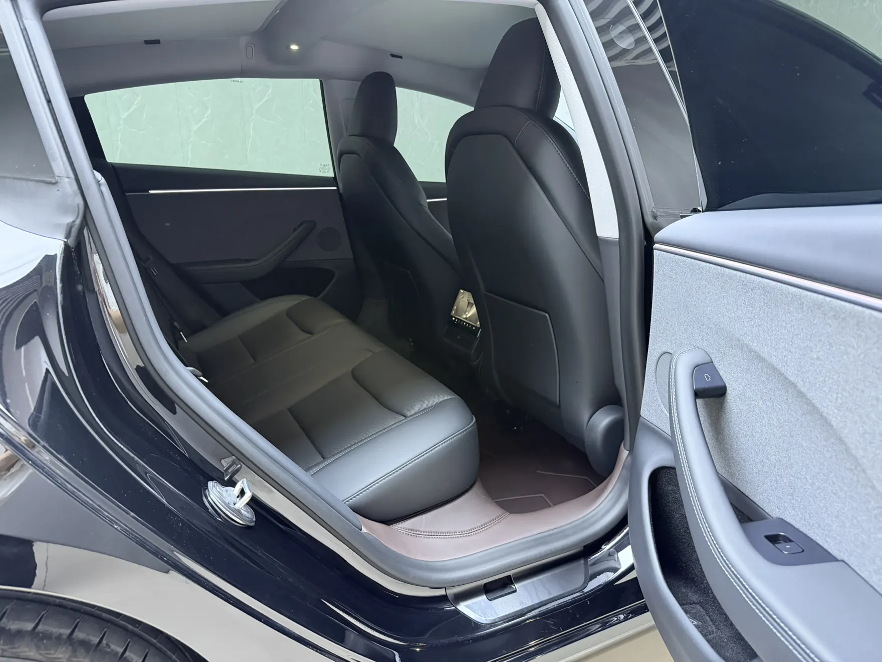 Tesla Model 3, 2025 13