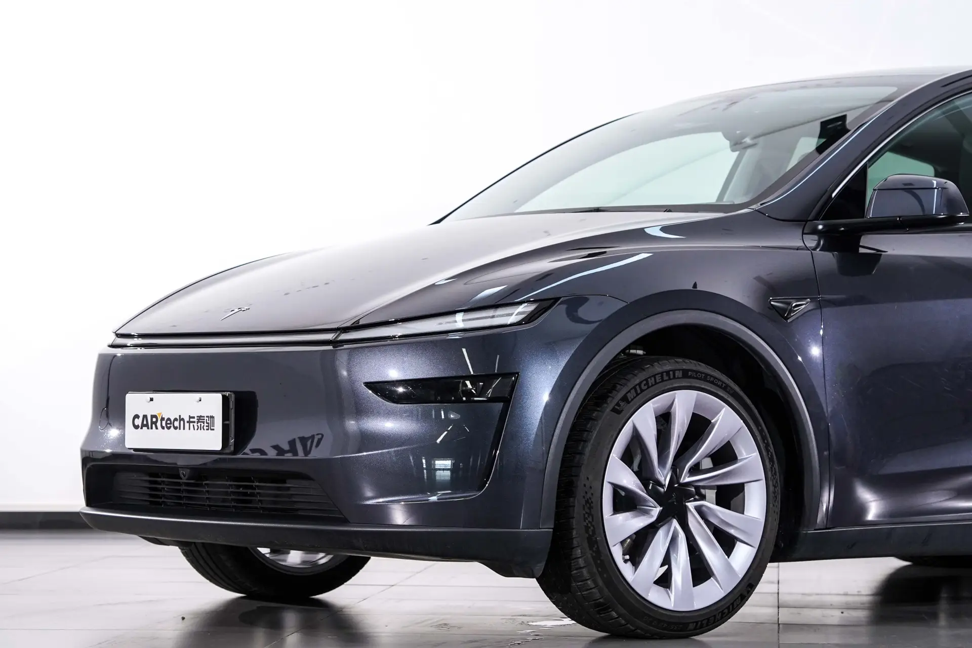 Tesla Model Y, 2025 3