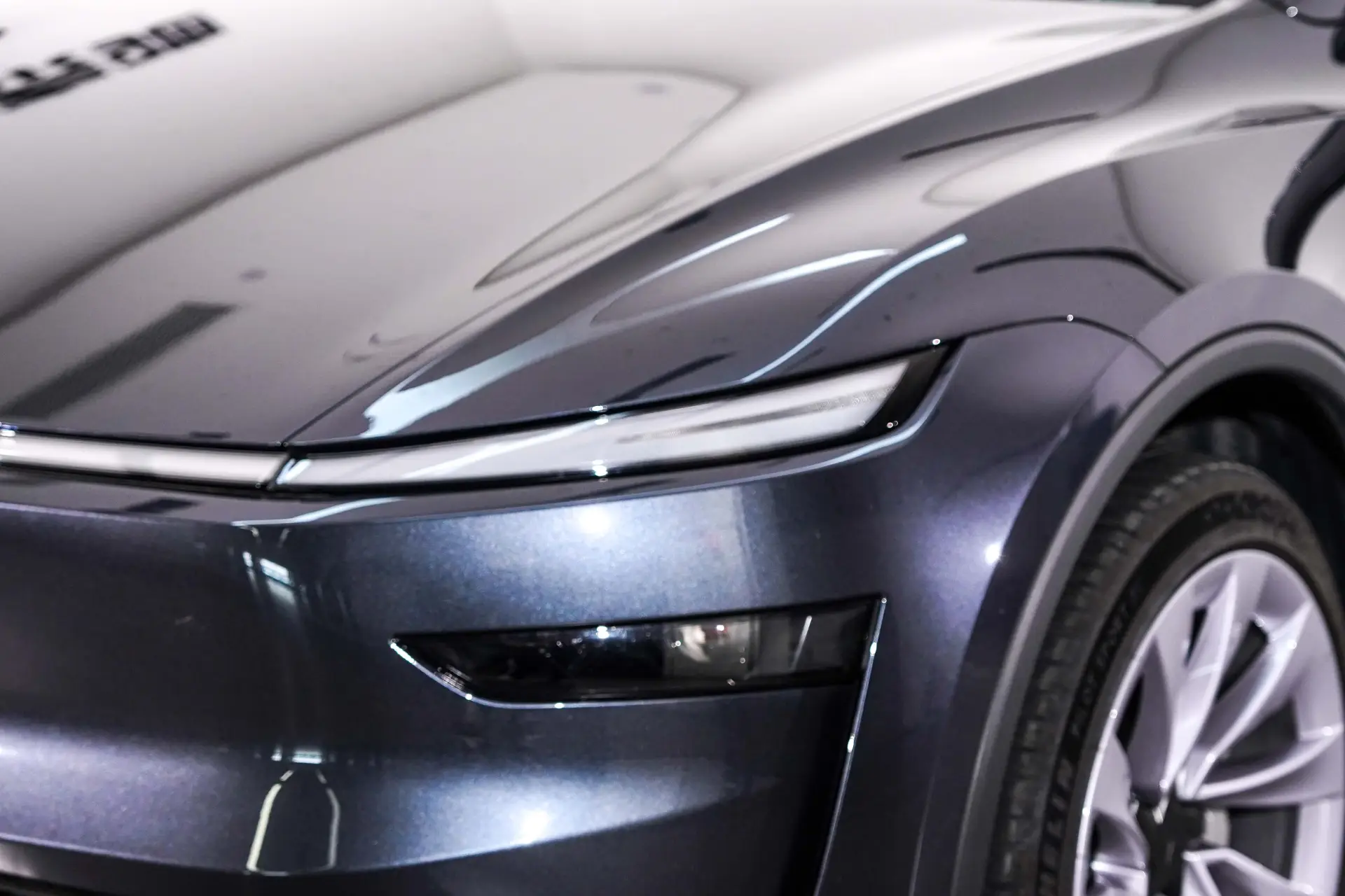 Tesla Model Y, 2025 8