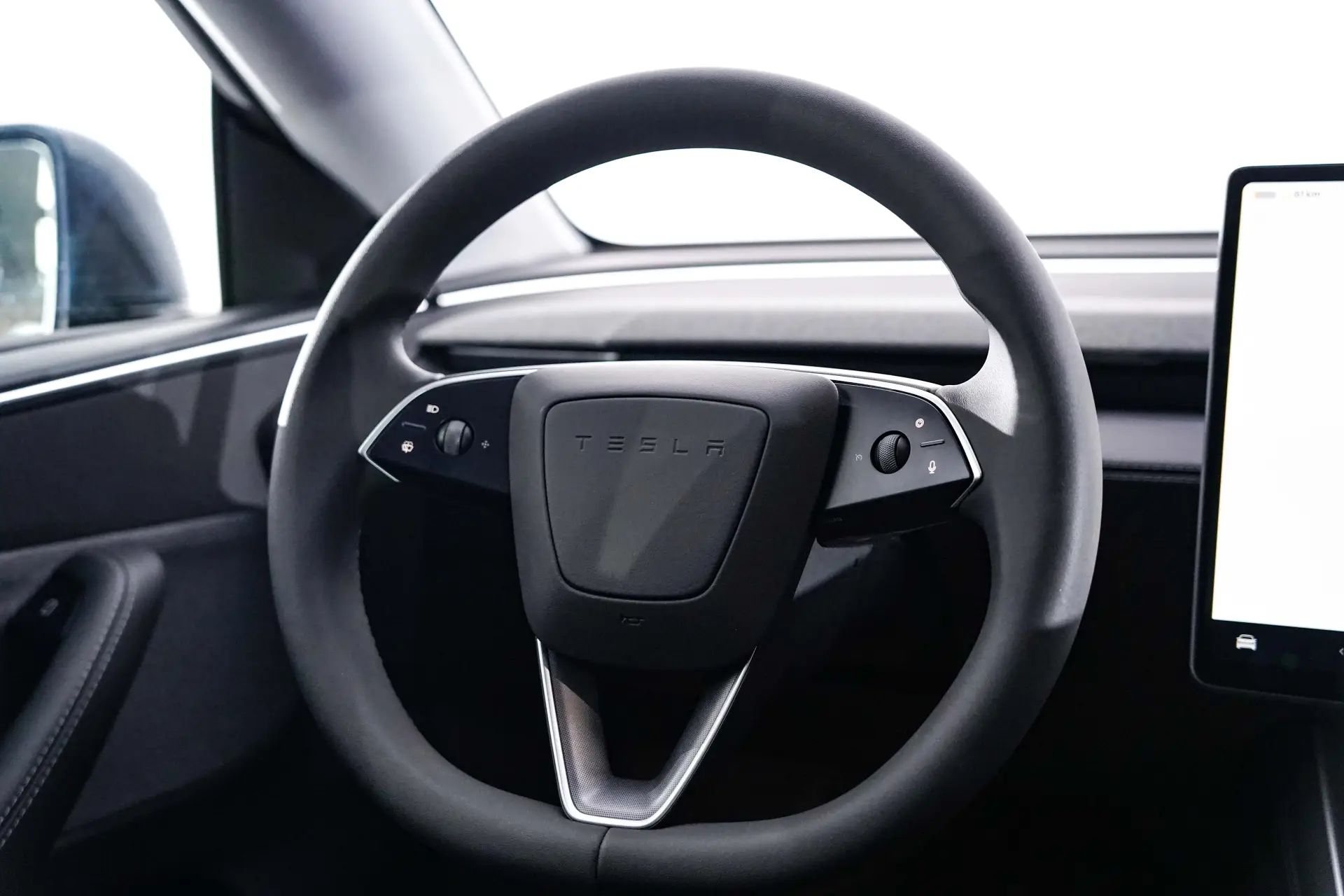 Tesla Model Y, 2025 15
