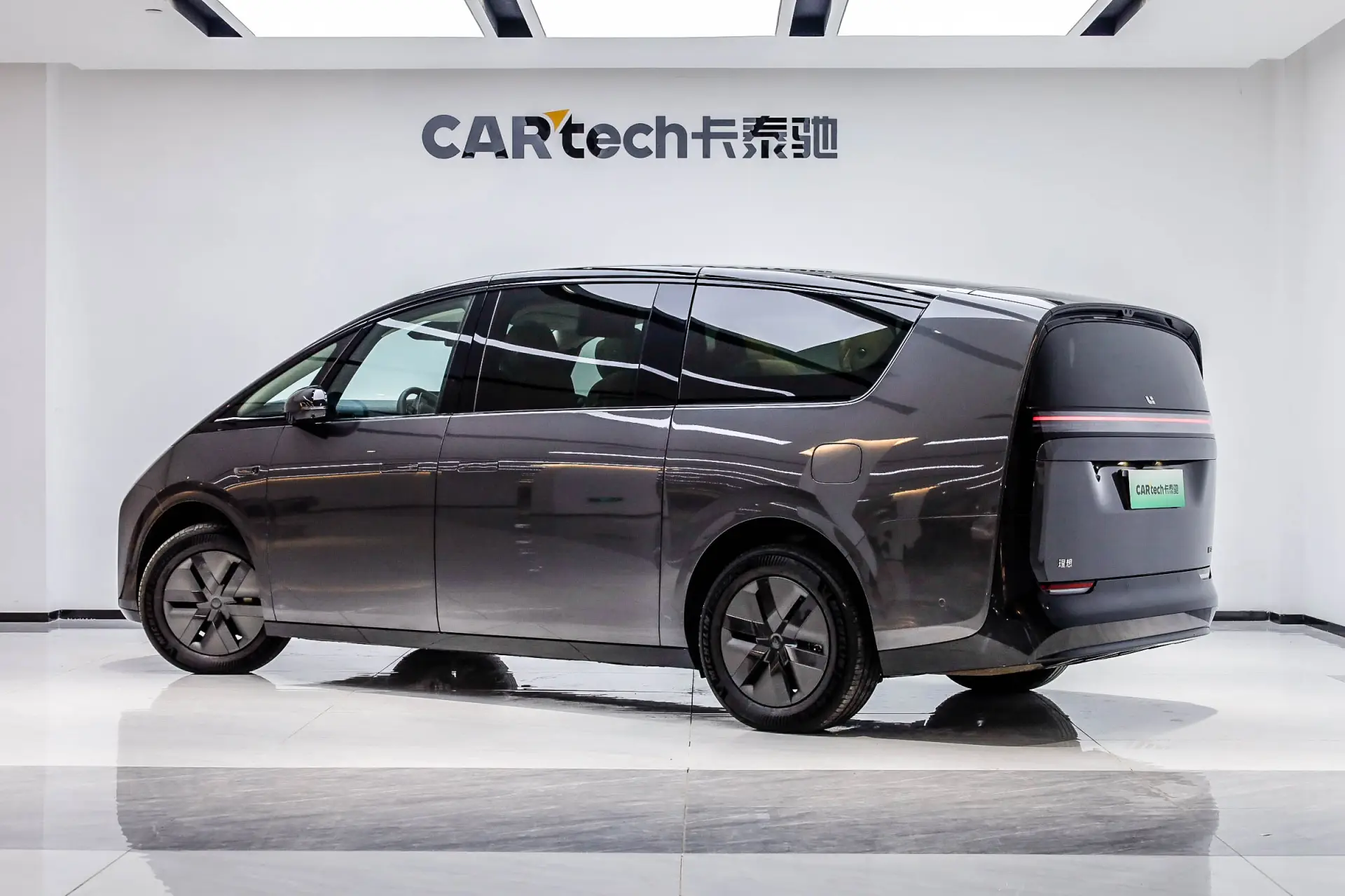 Li Auto MEGA, 2024 4