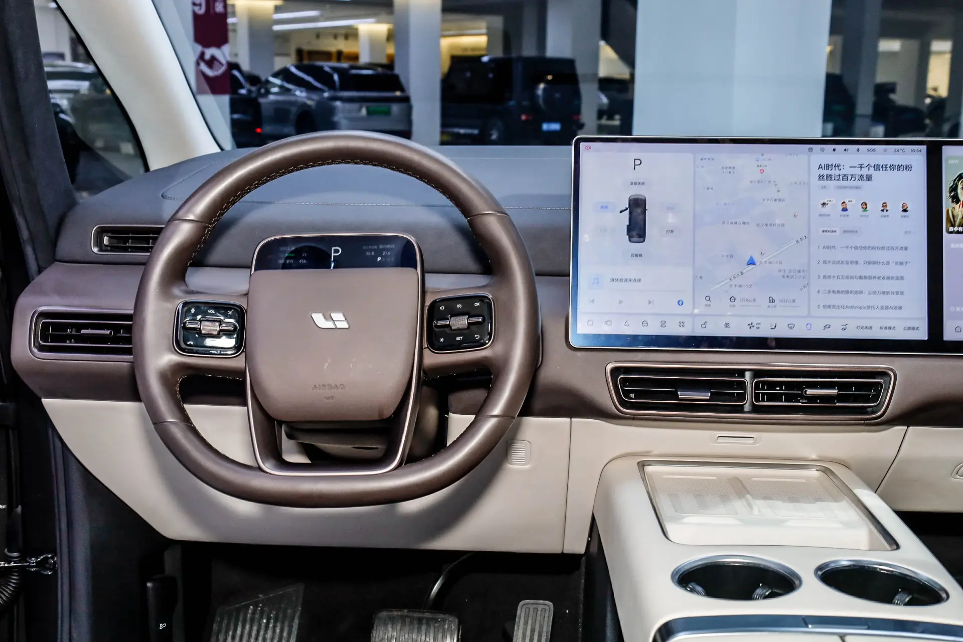 Li Auto MEGA, 2024 20