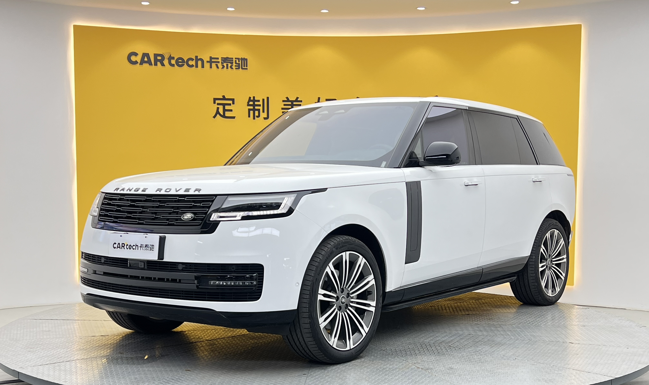 揽胜2025款 3.0 L6 400PS 盛世加长版