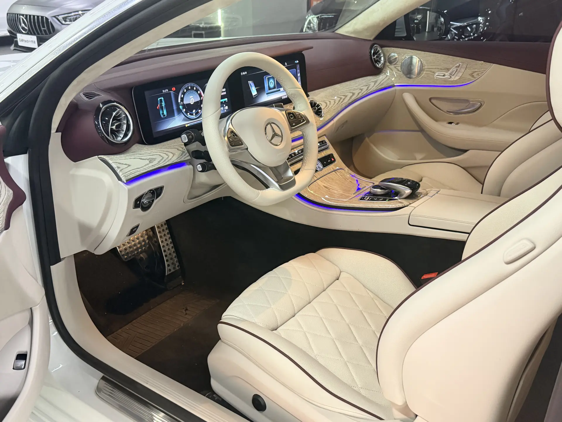 Mercedes-Benz E 200