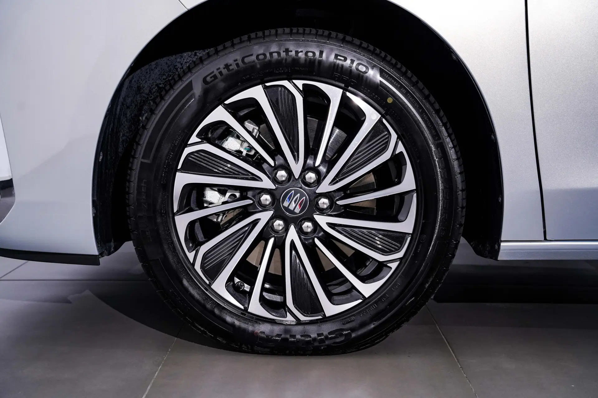 Buick GL8, 2025 9