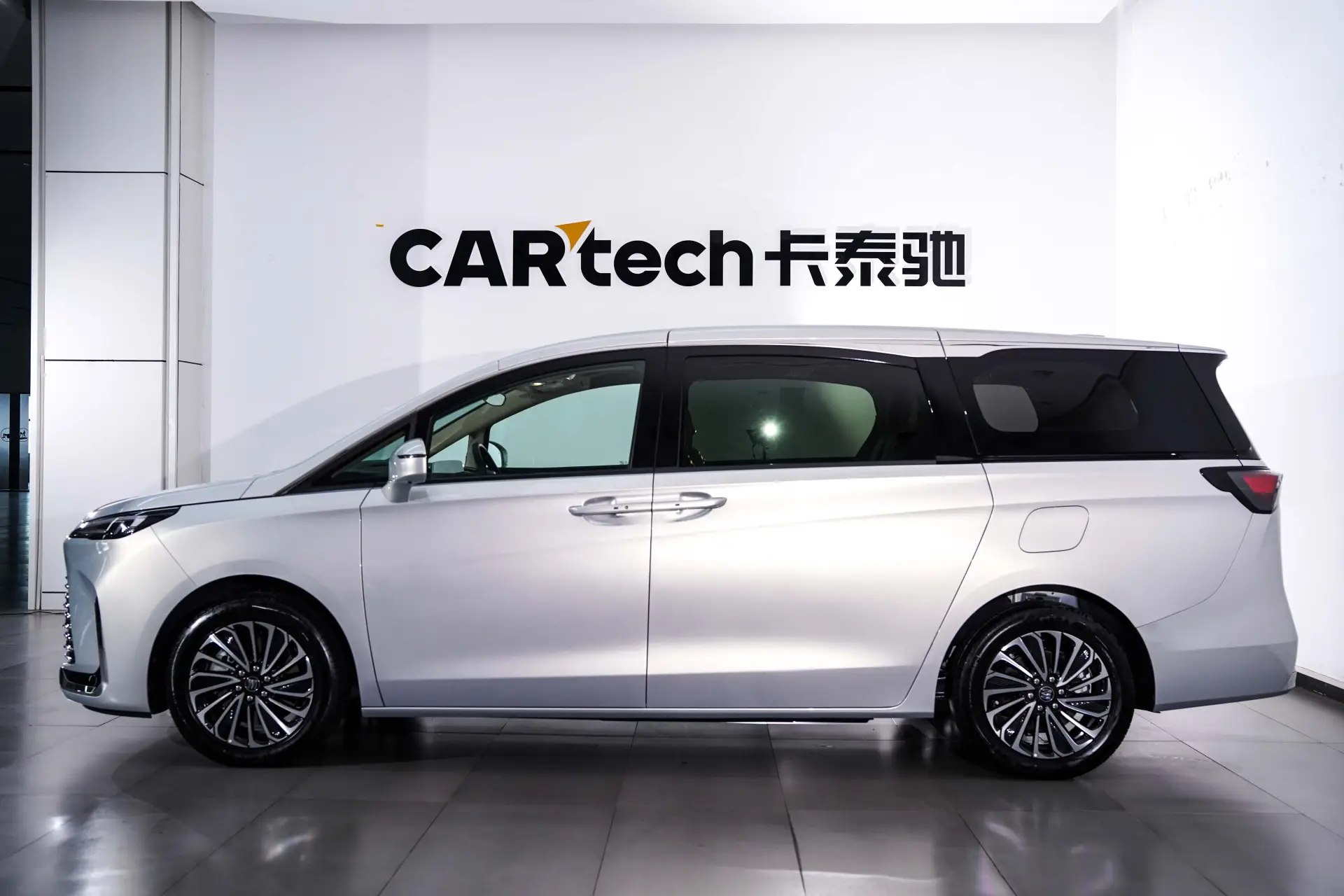 Buick GL8, 2025 6