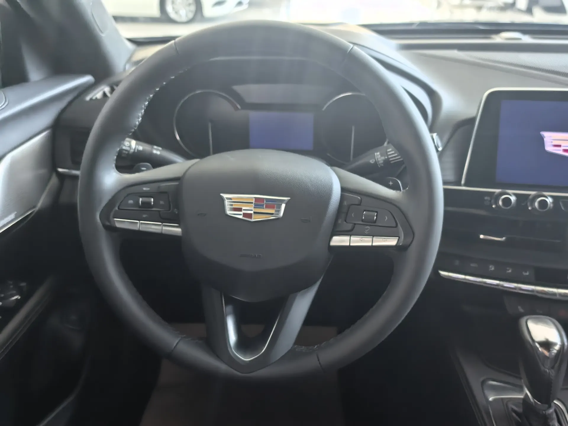 Cadillac CT4, 2023 10