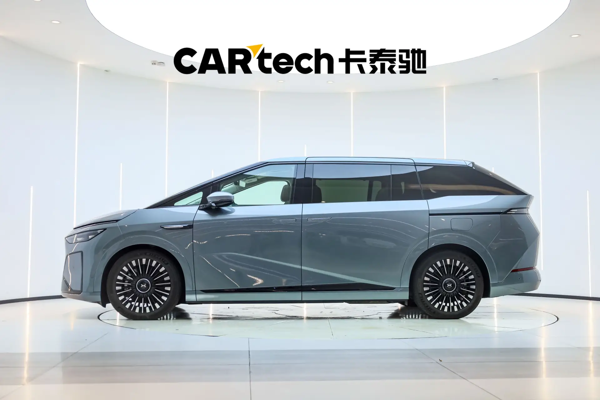 Xpeng X9, 2025 8