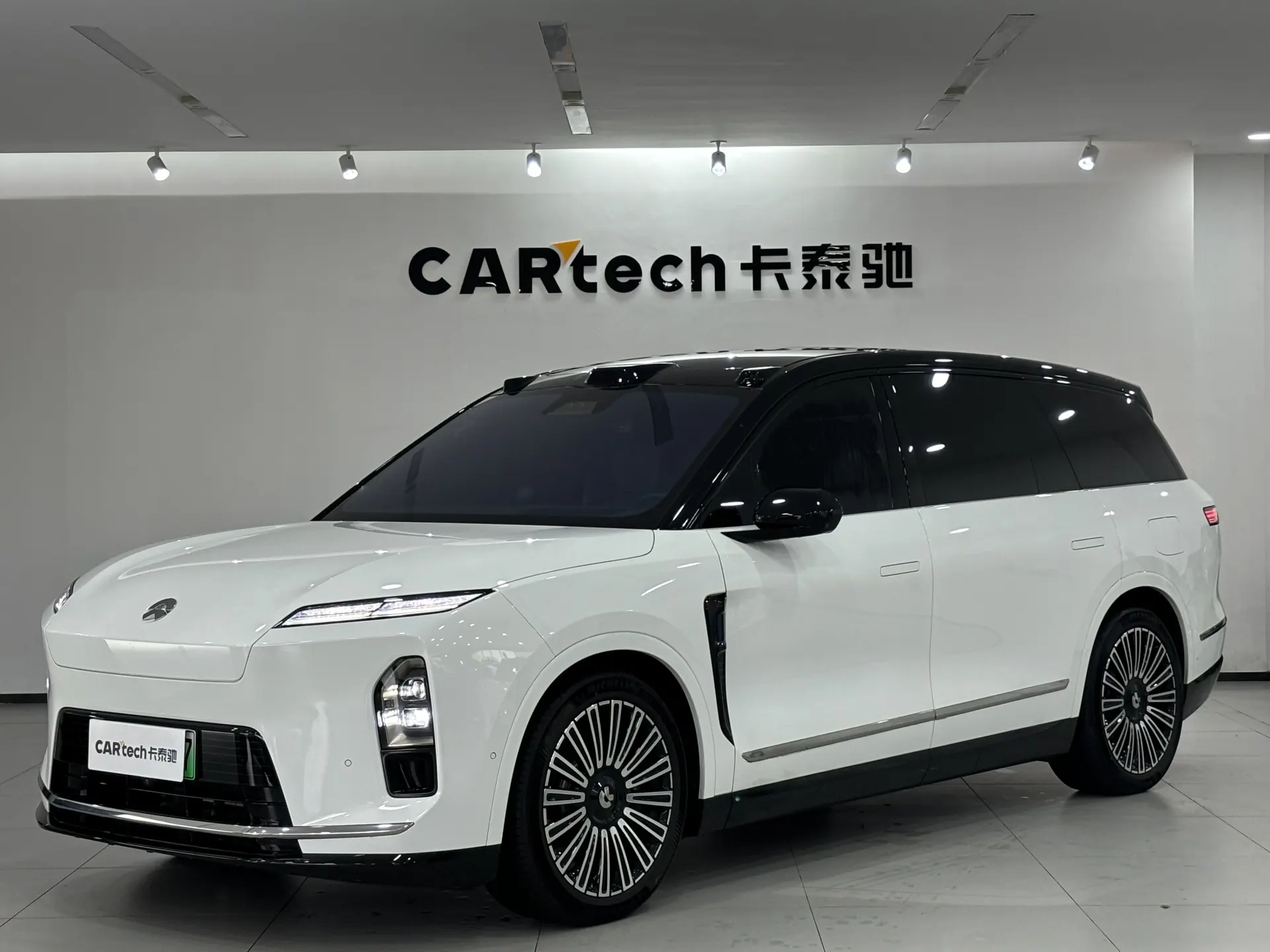 NIO ES8