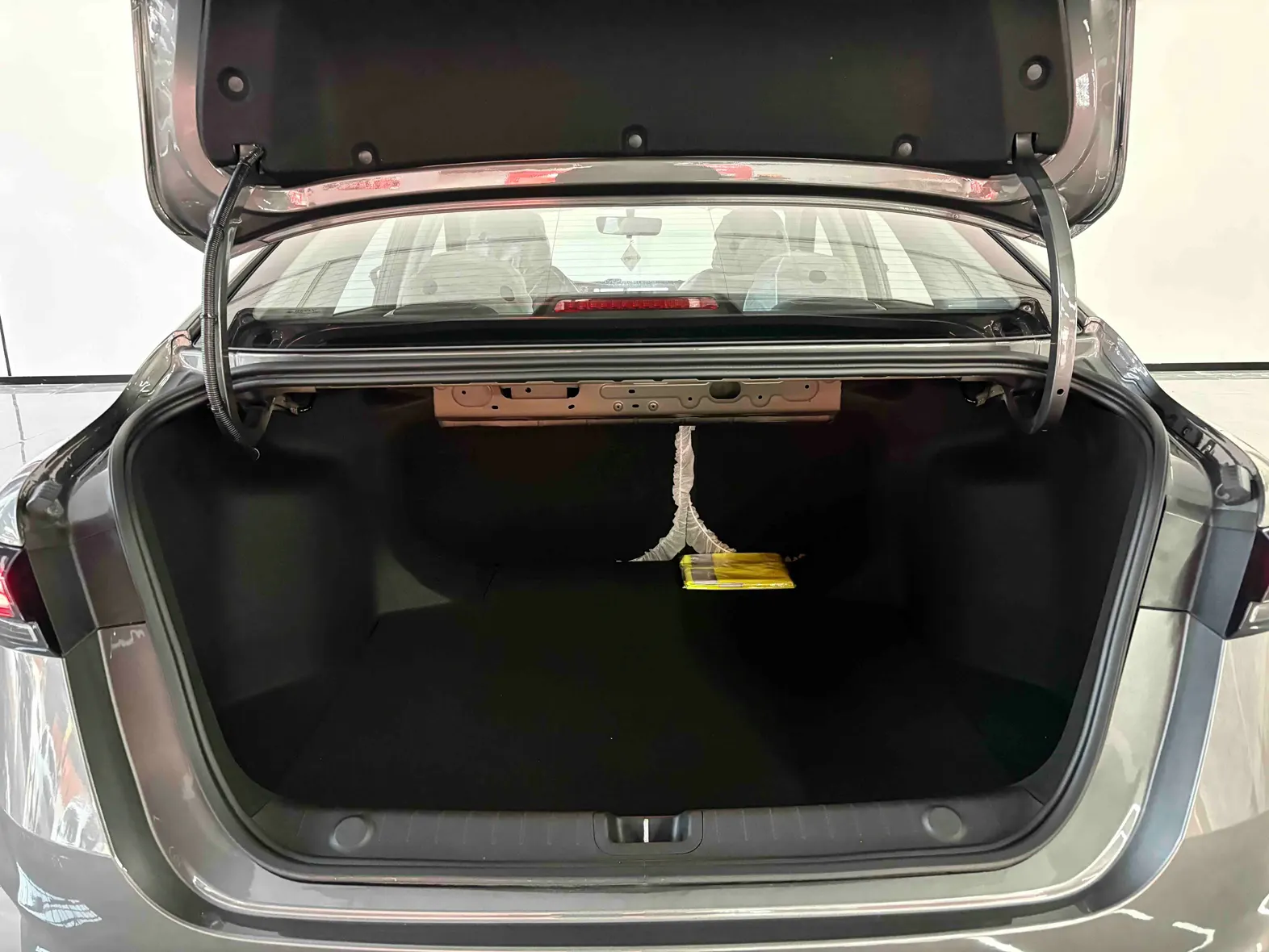Geely Binray, 2026 12