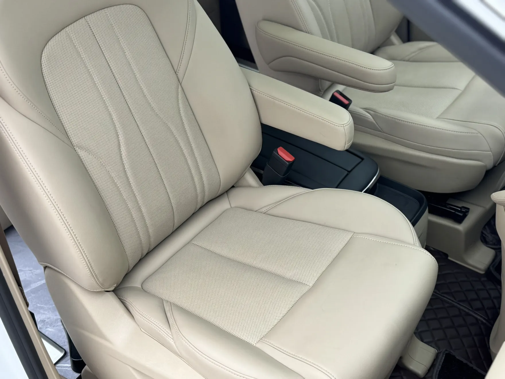 Buick GL8, 2025 18