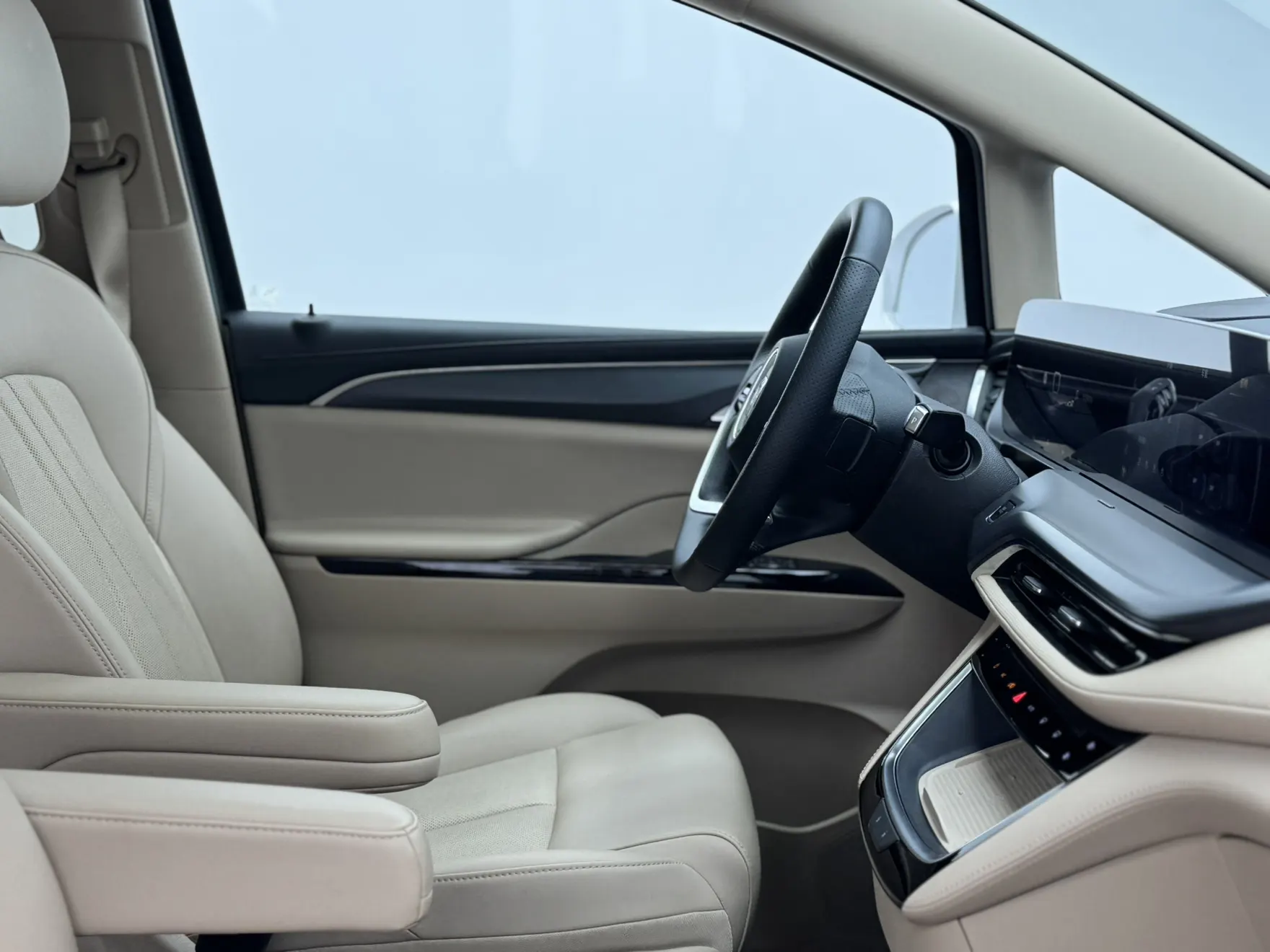 Buick GL8, 2025 12