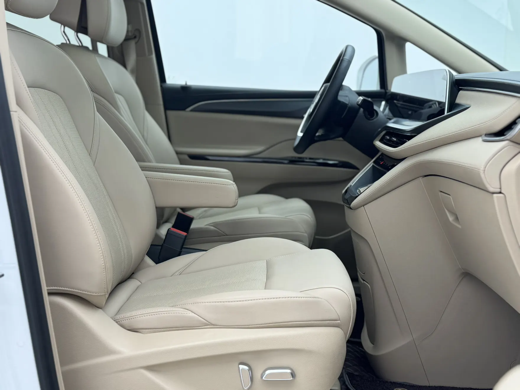 Buick GL8, 2025 24