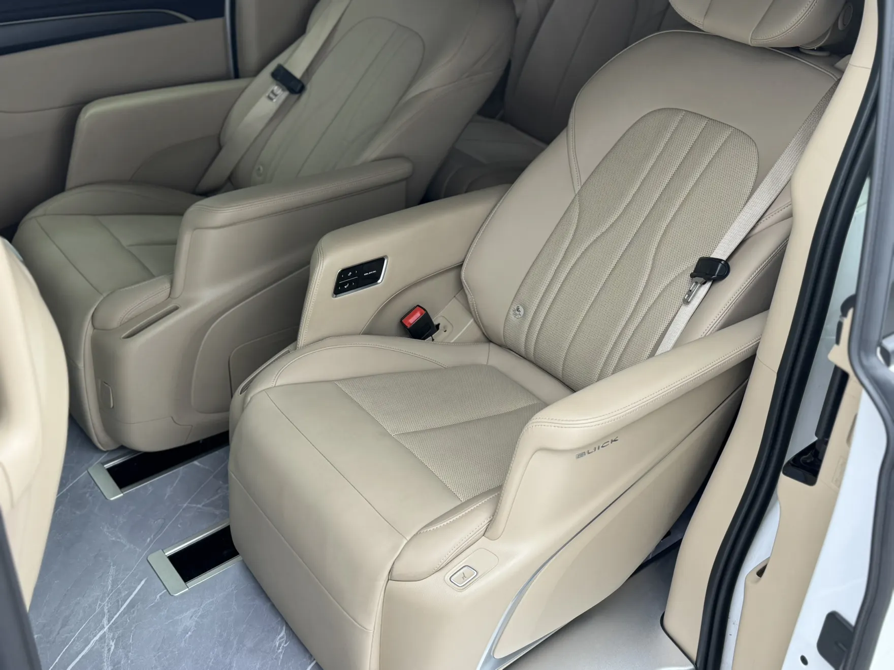 Buick GL8, 2025 20