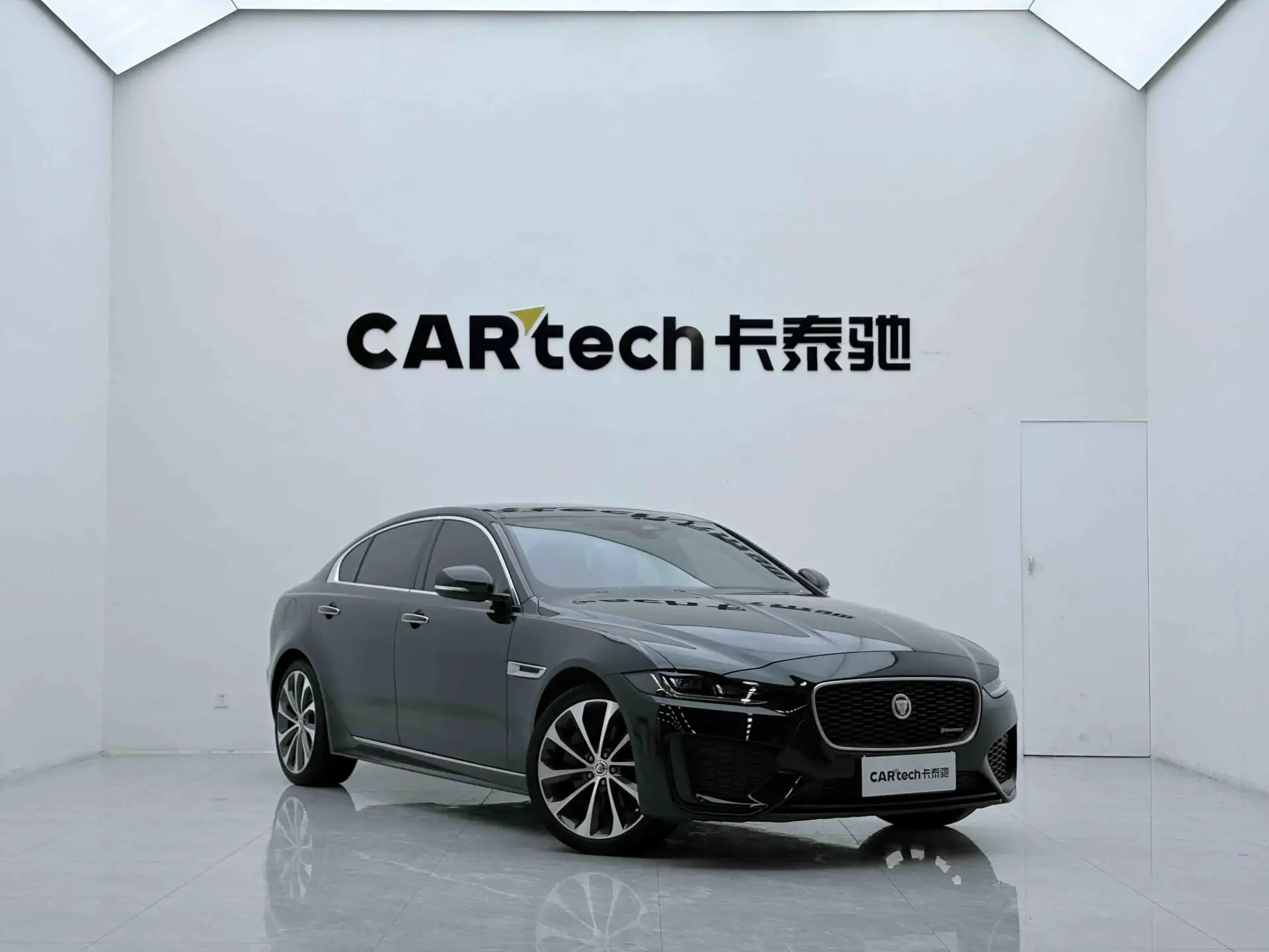 Jaguar XEL, 2022 3