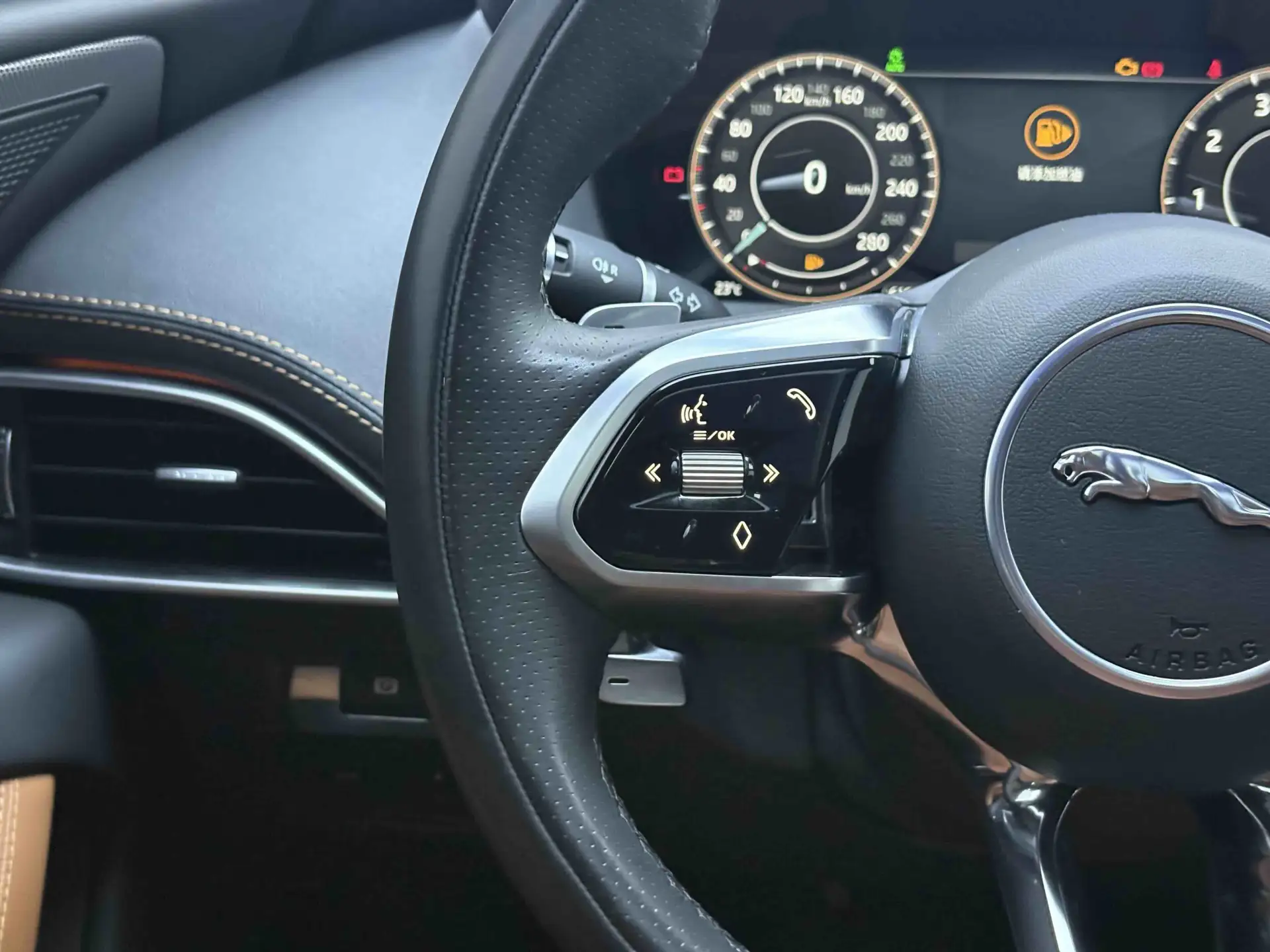 Jaguar XEL, 2022 10
