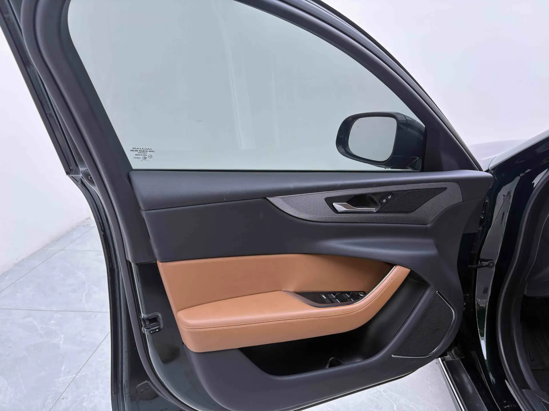 Jaguar XEL, 2022 14