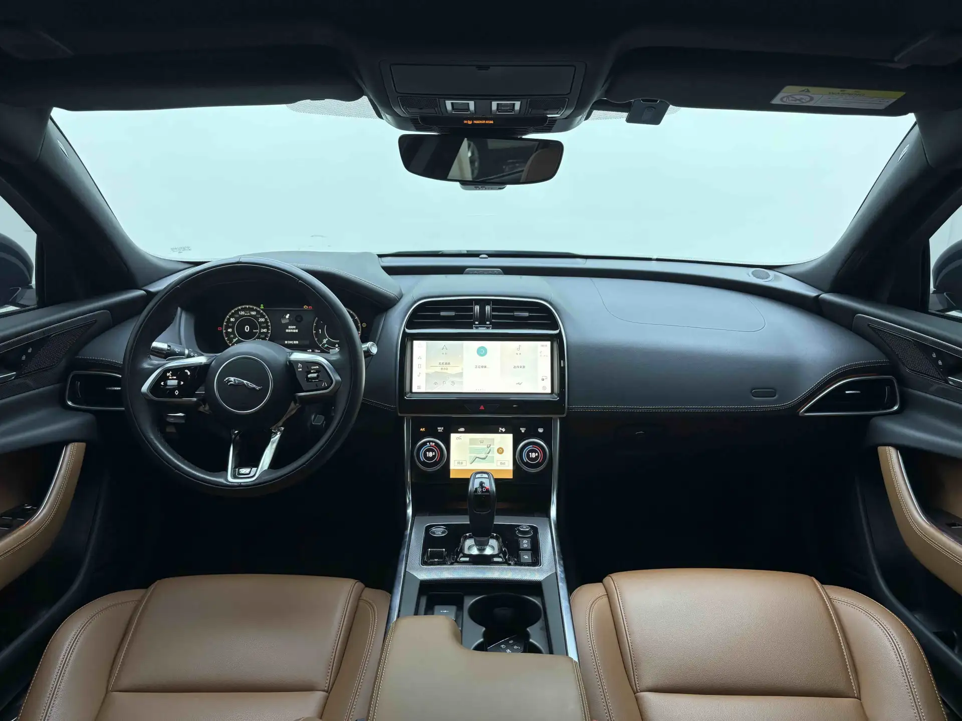 Jaguar XEL, 2022 9