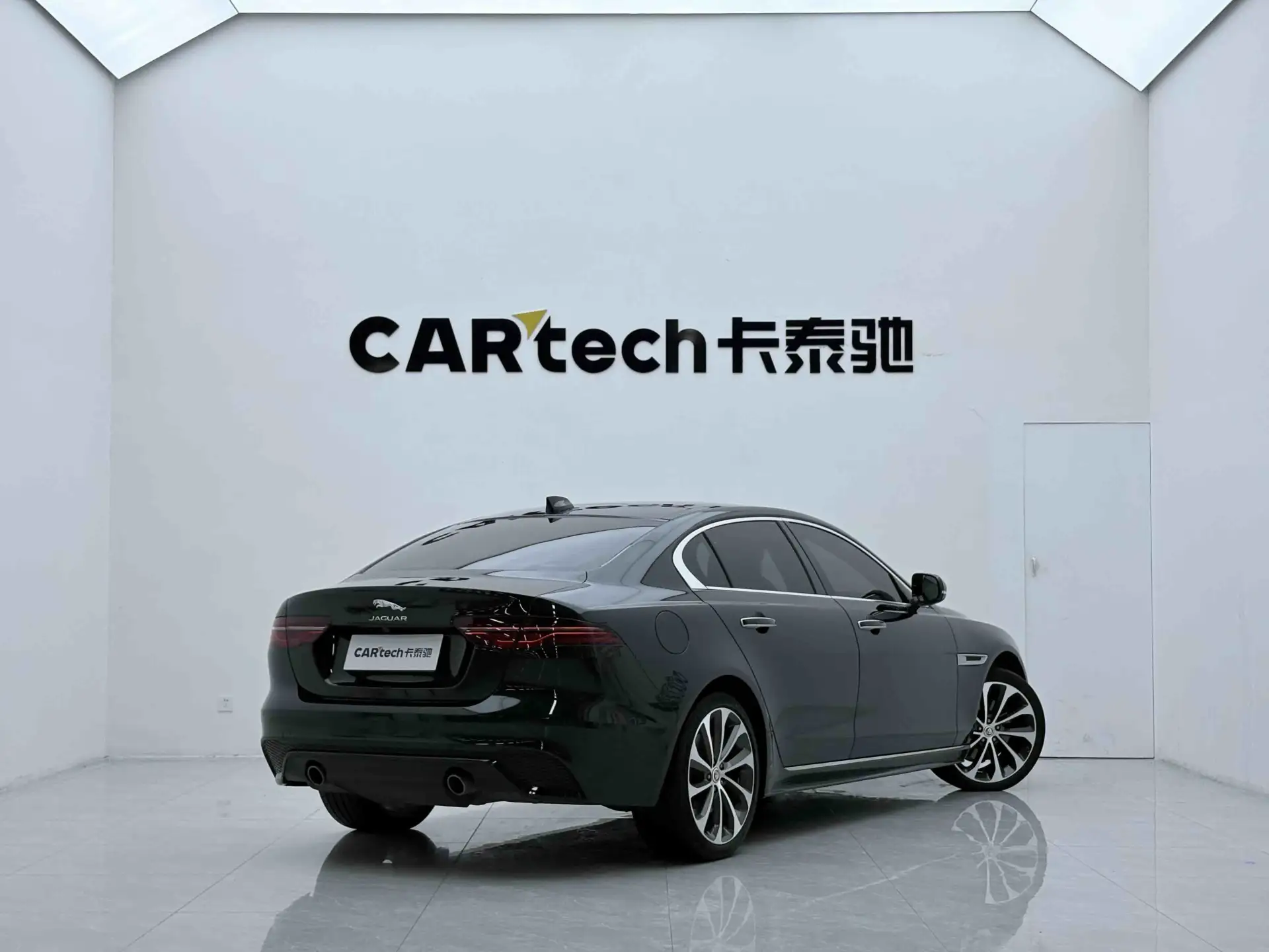 Jaguar XEL, 2022 4