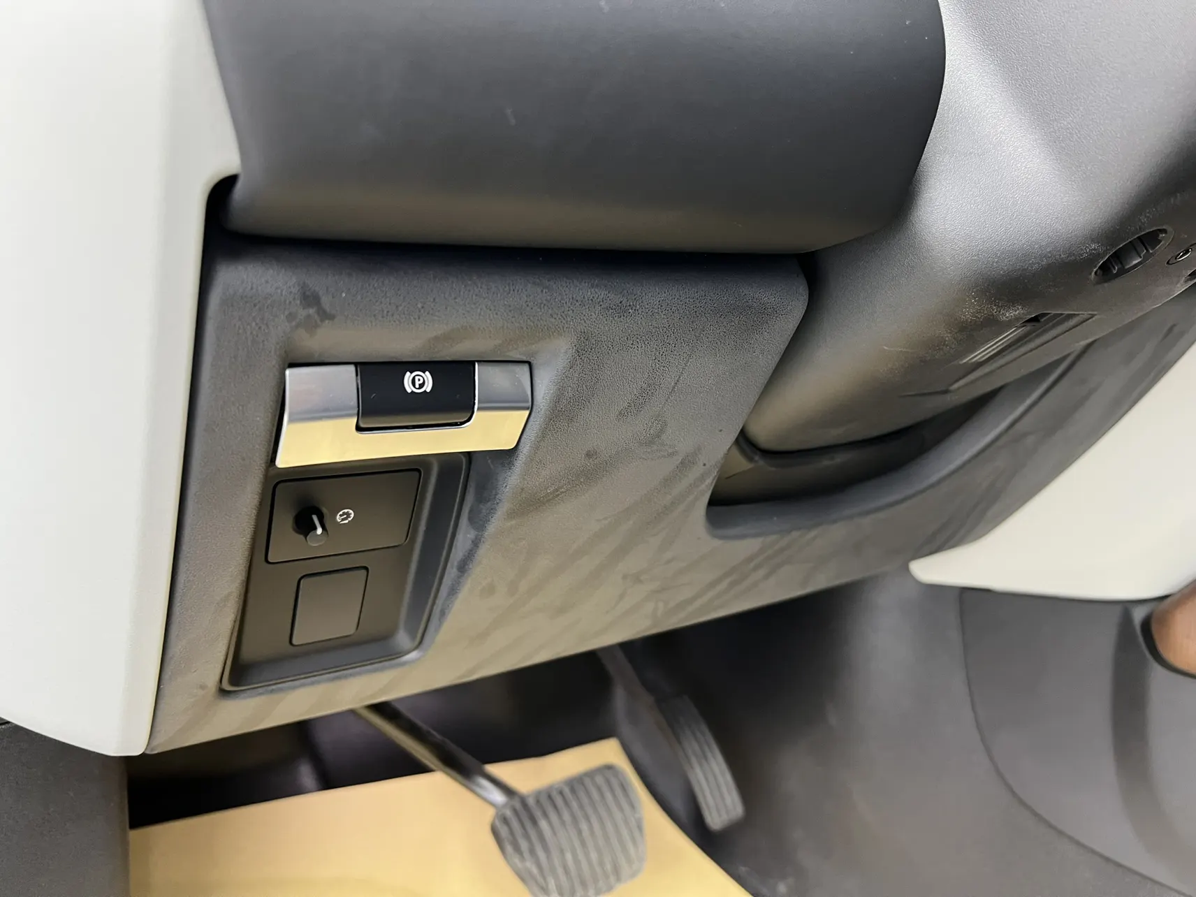 Land Rover Defender, 2023 43