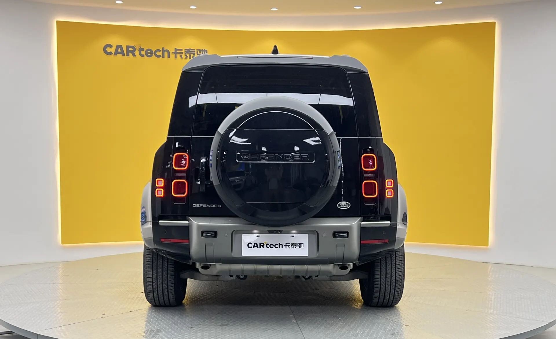 Land Rover Defender, 2023 все фото