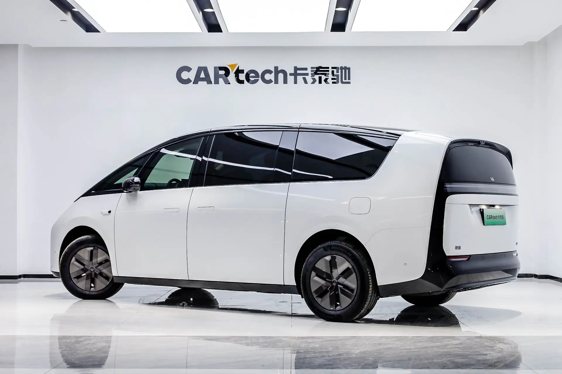 Li Auto MEGA, 2025 4