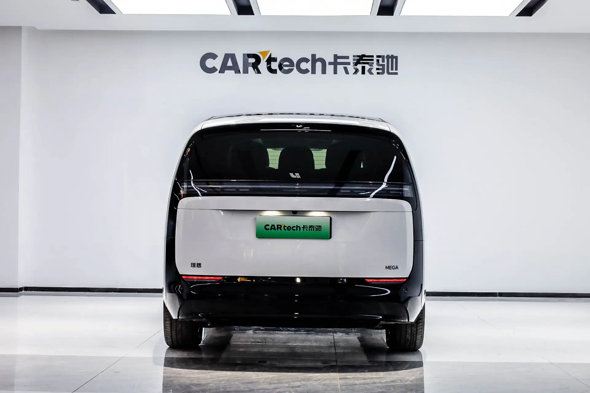 Li Auto MEGA, 2025 3