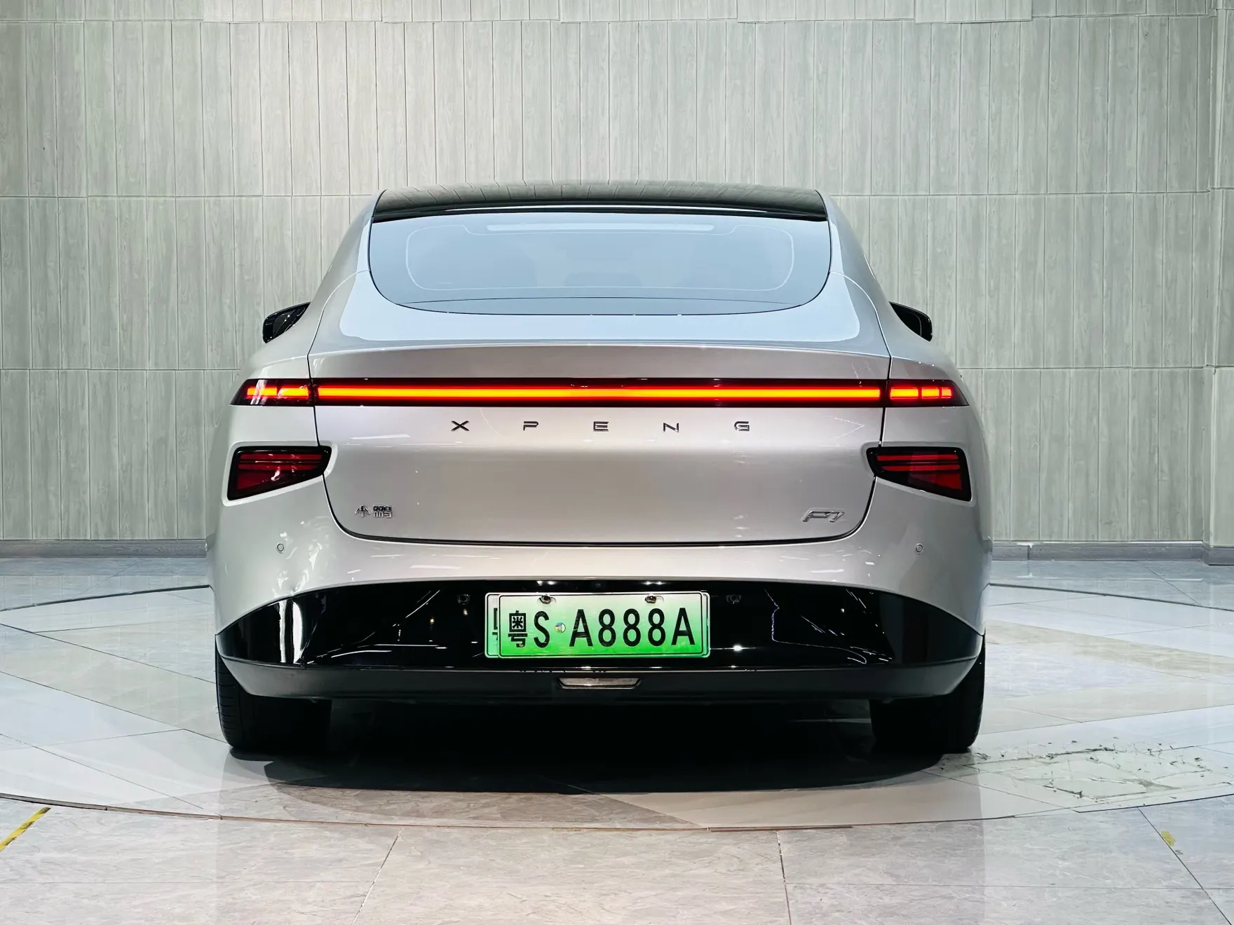 Xpeng P7, 2022 4