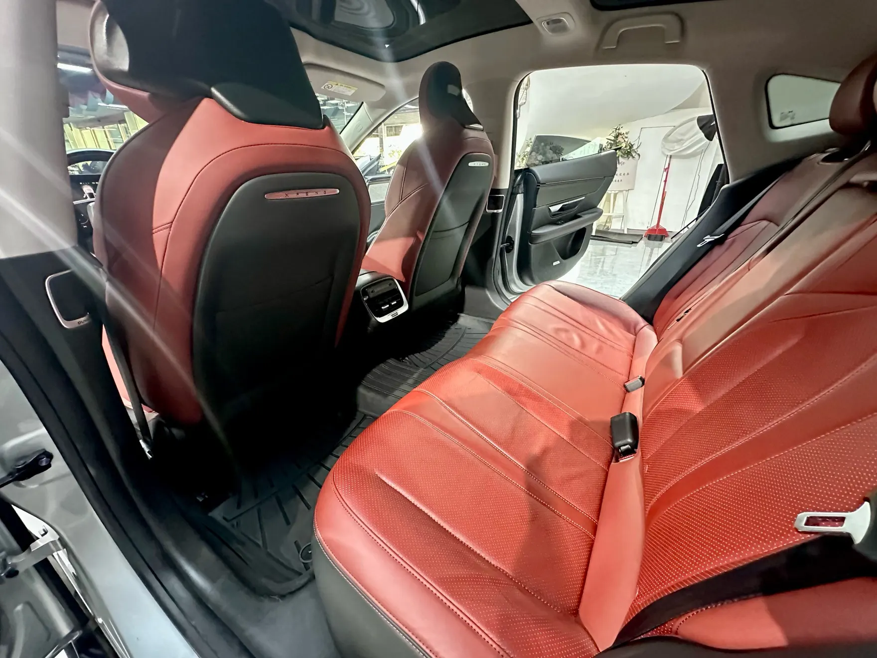 Xpeng P7, 2022 13