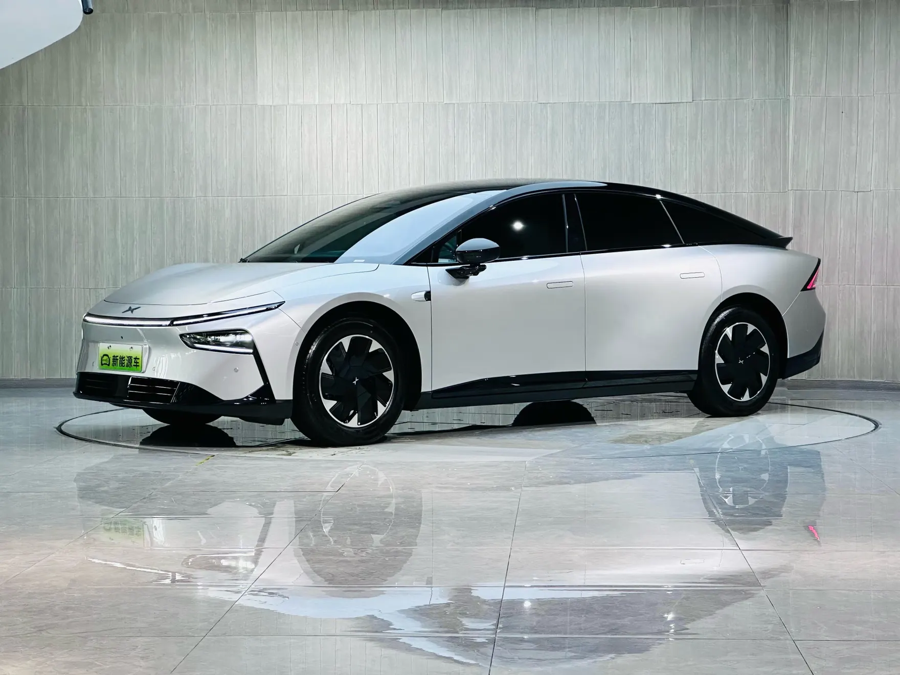 Xpeng P7