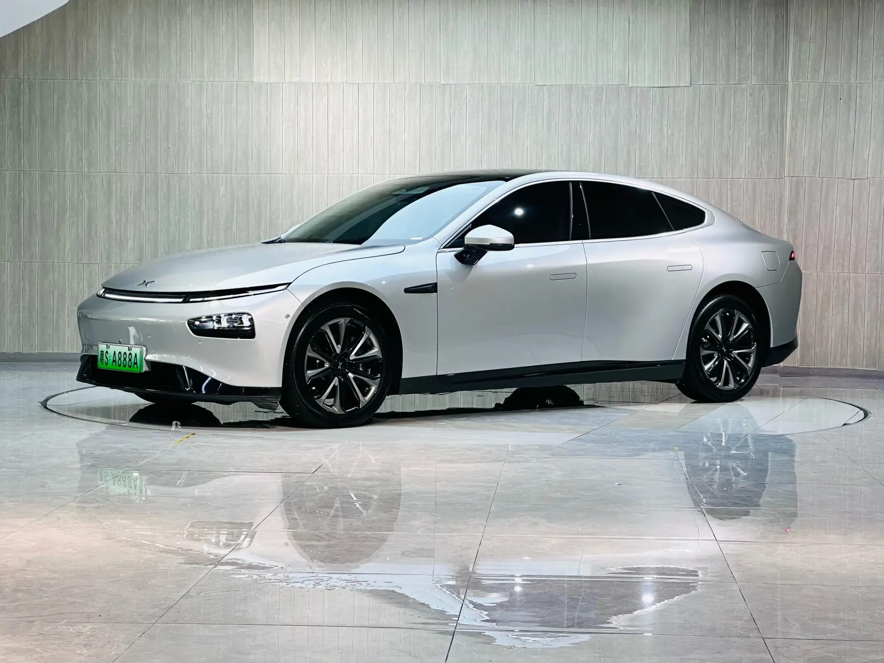 Xpeng P7