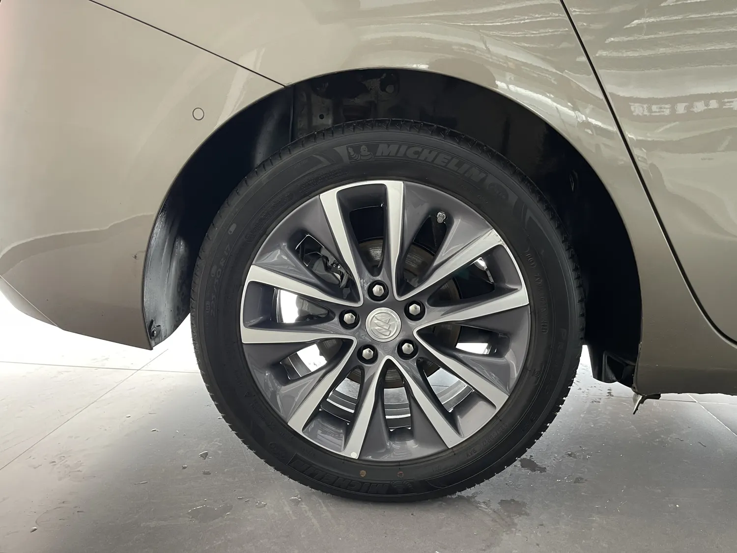 Buick GL6, 2022 11