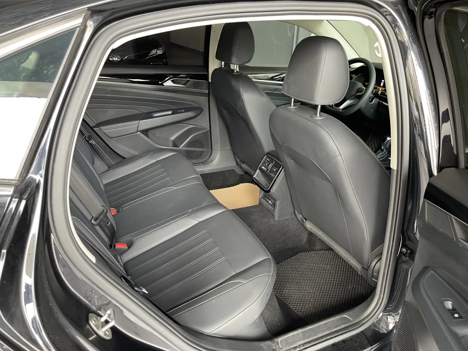 Volkswagen Passat, 2025 29