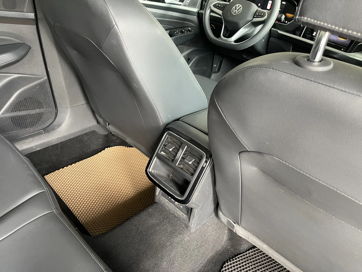 Volkswagen Passat, 2025 27