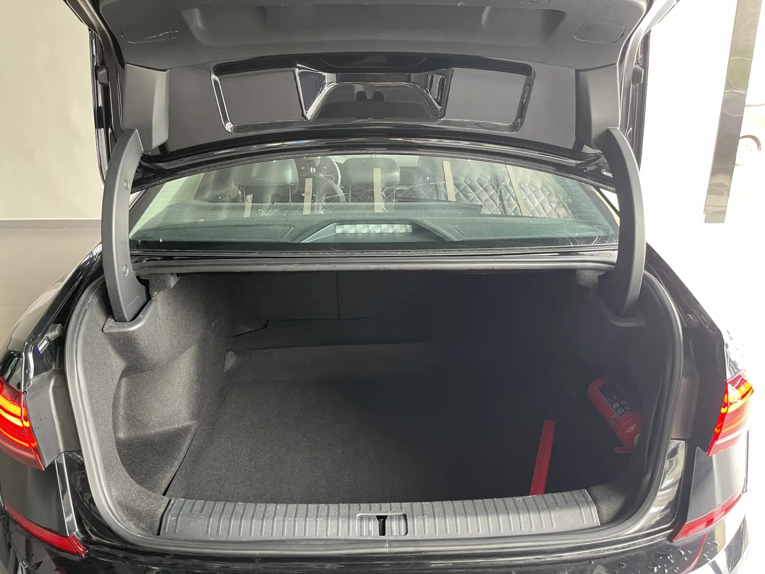 Volkswagen Passat, 2025 11