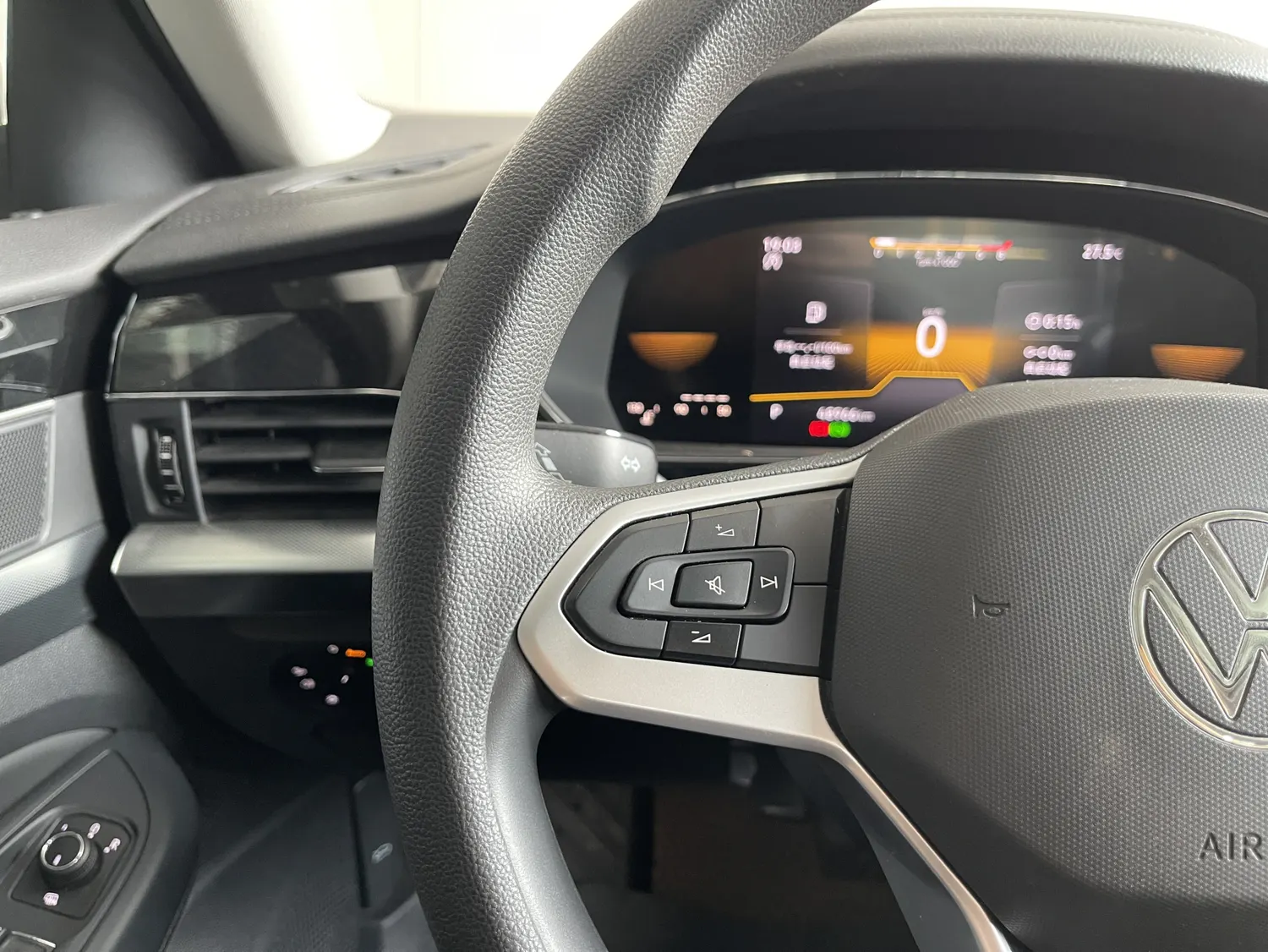 Volkswagen Passat, 2025 25