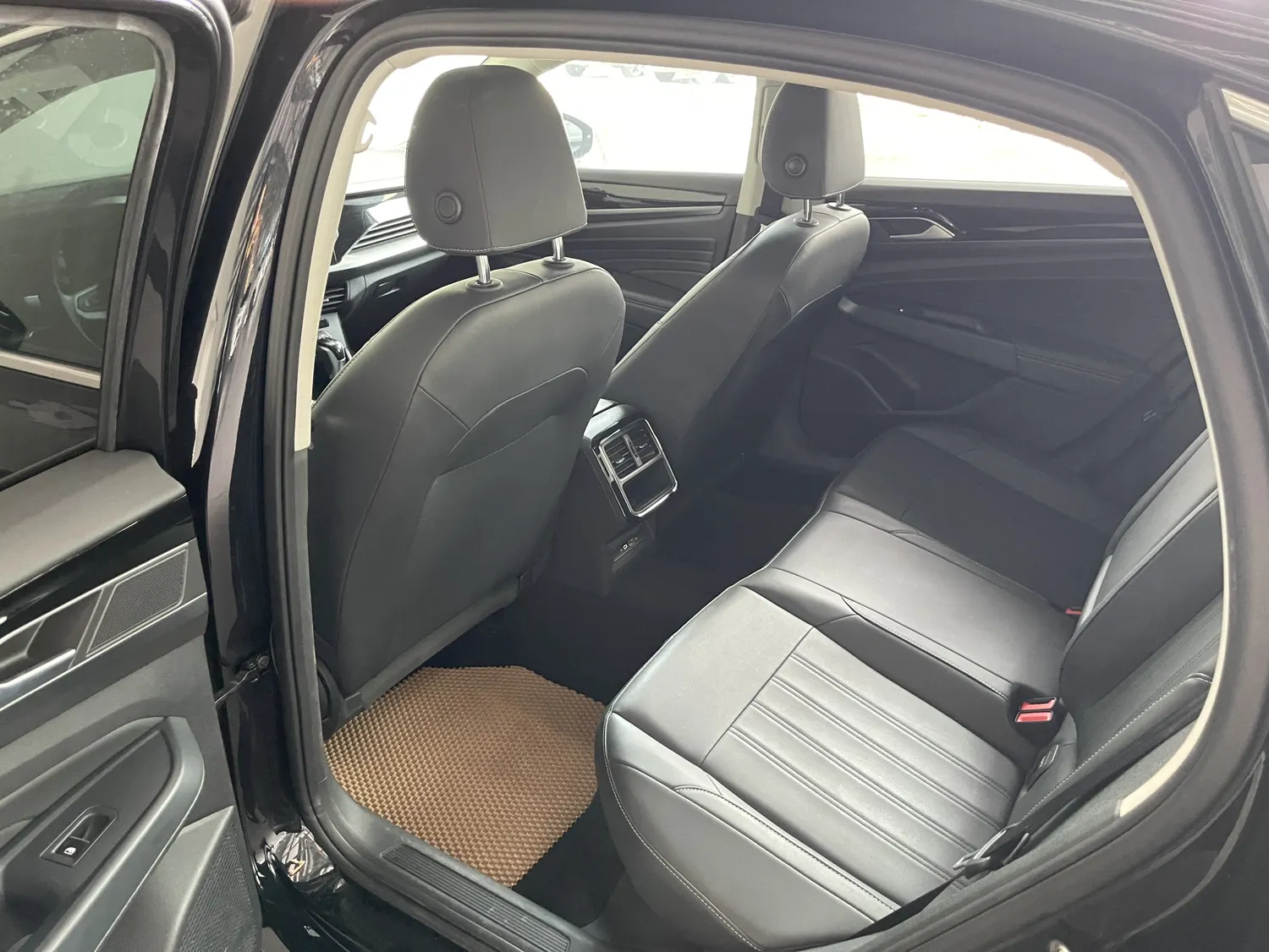 Volkswagen Passat, 2025 20