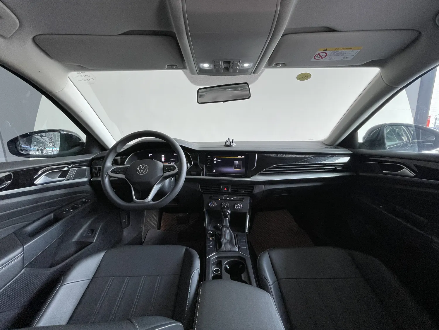 Volkswagen Passat, 2025 14