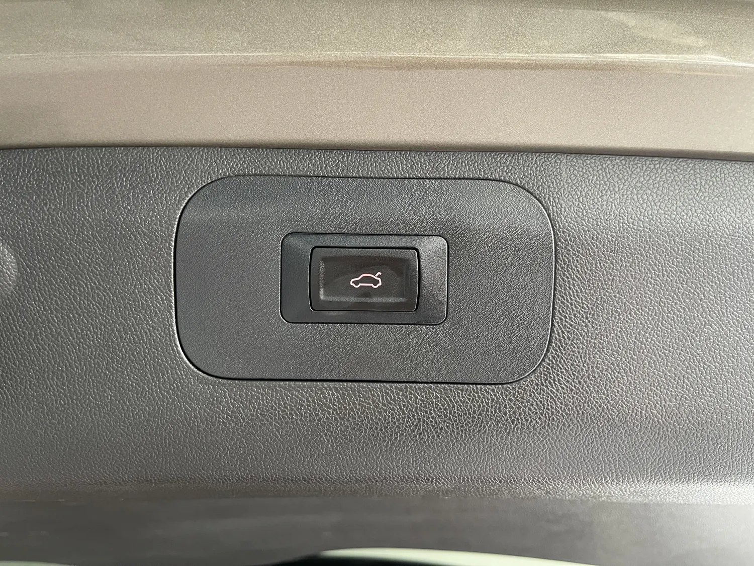 Buick GL6, 2022 24