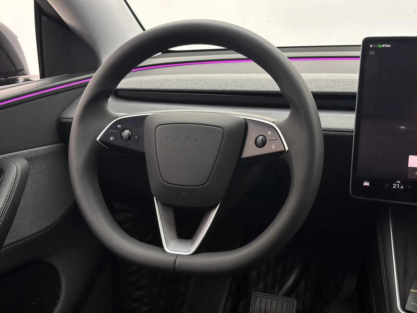 Tesla Model Y, 2025 12