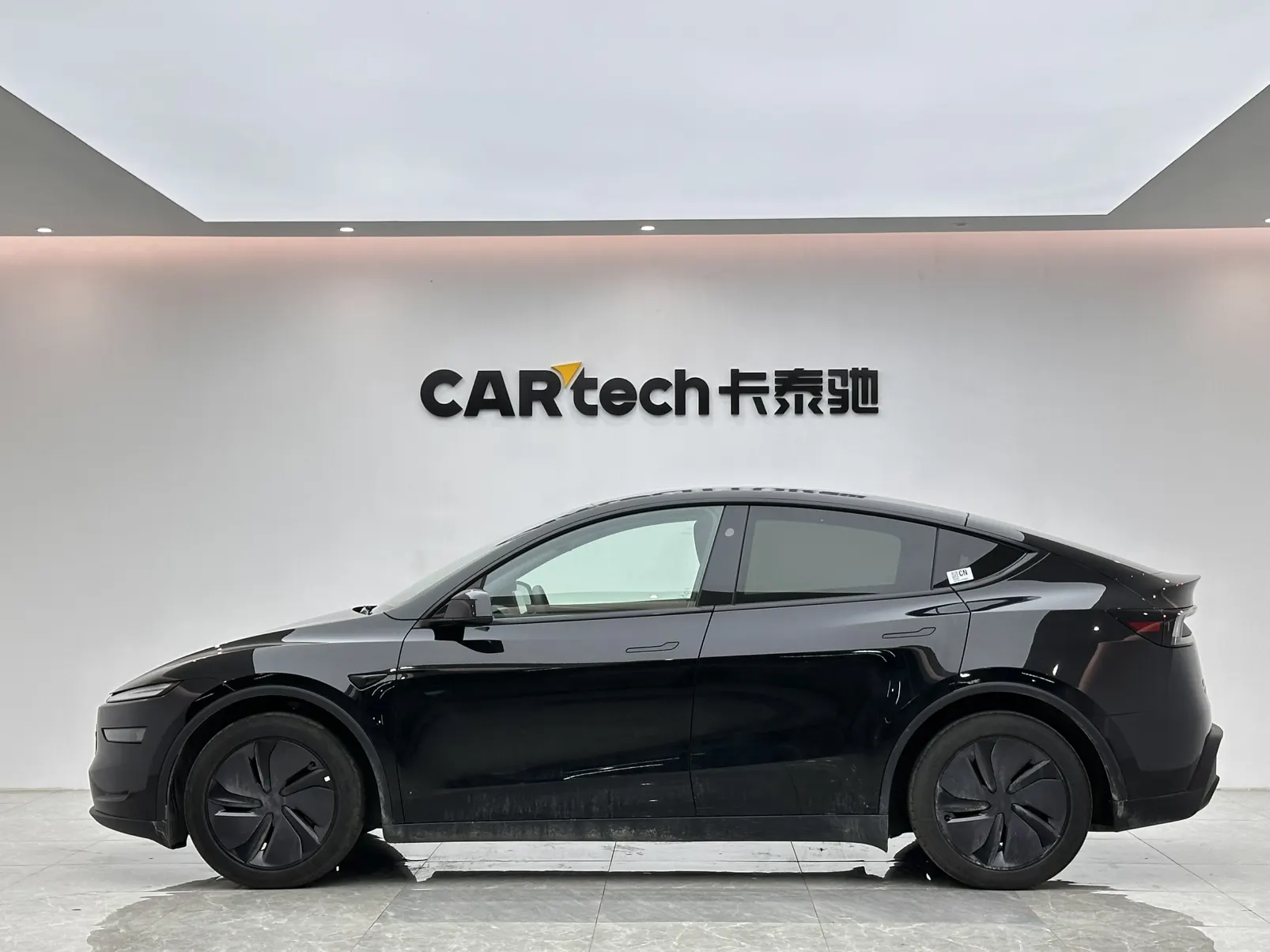 Tesla Model Y, 2025 2