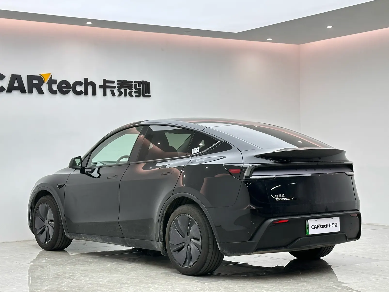 Tesla Model Y, 2025 3