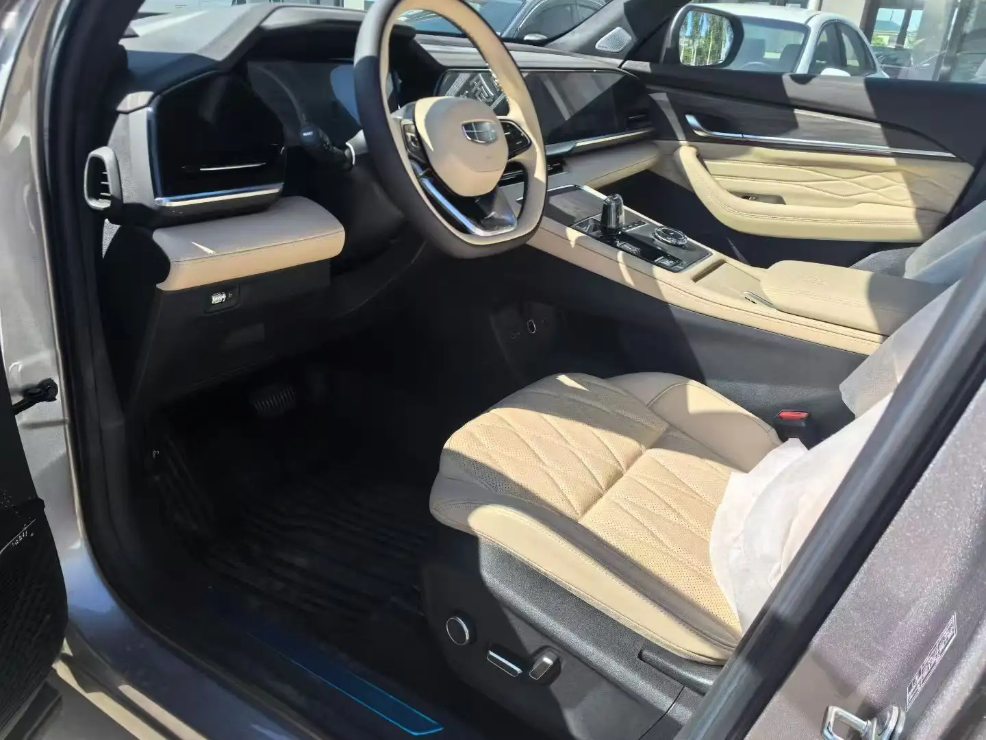 Geely Xingyue L