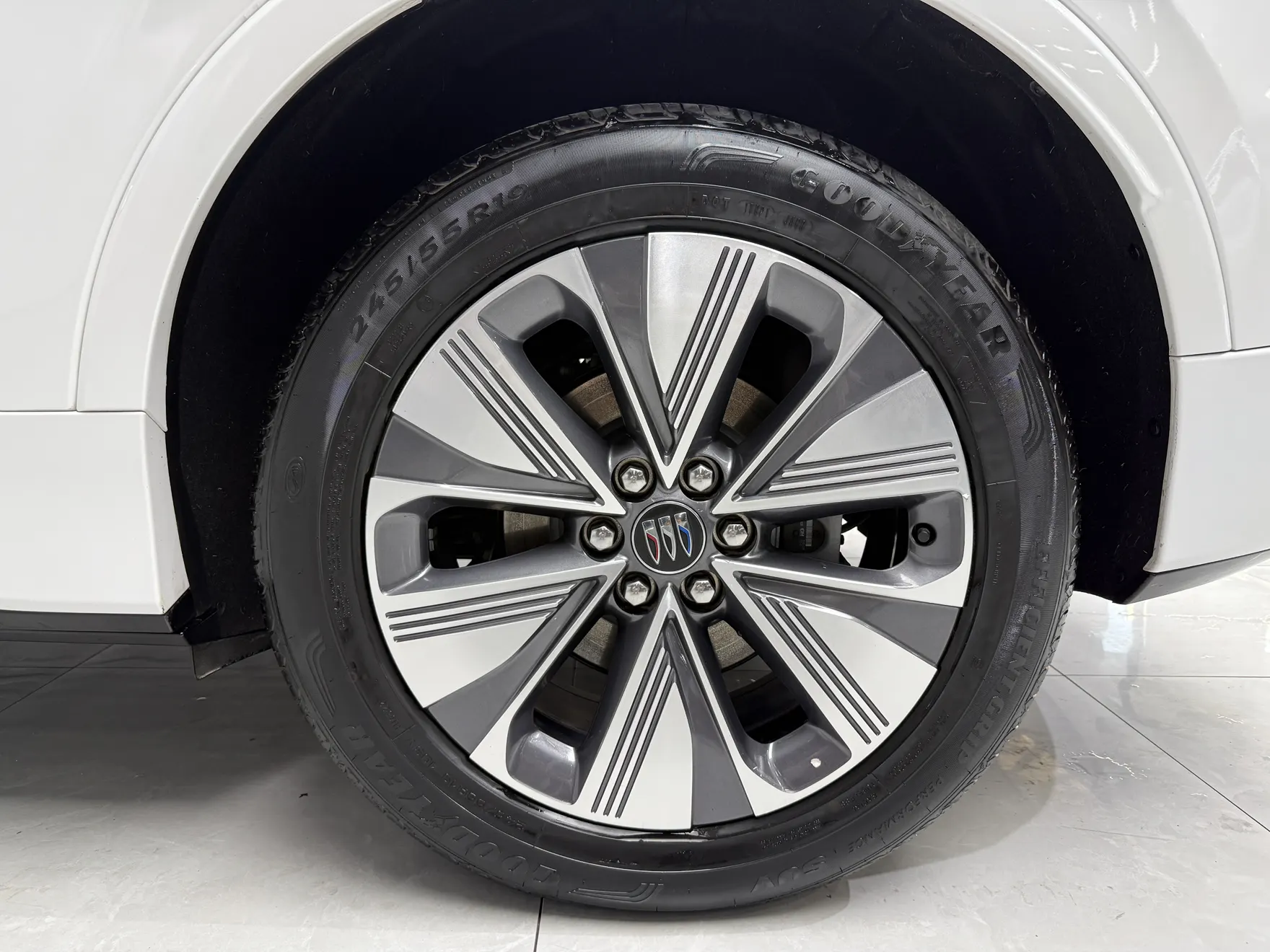 Buick E5, 2025 7