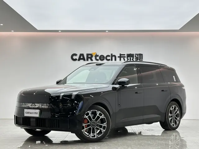 Lynk & Co 900